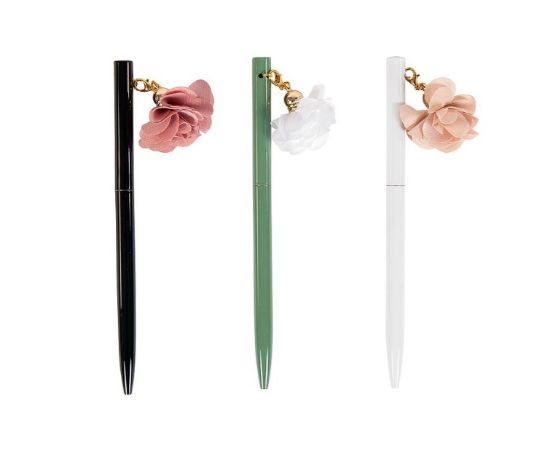 Immagine di Penne Artebene con charm rose