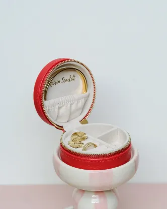 Immagine di Portagioie Yvonne Maison Scarlett rosso similpelle